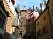 Burg Eltz Innenhof