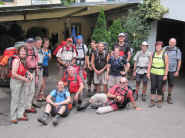 Die Gruppe vor der Schwarzen Katz