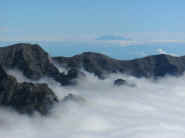 typische Bewlkungszunahme mit Teide am Horizont